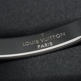 【国内発送/直営店】ギフトに最適★Louis Vuitton カフ ナノグラム ブレスレッド 3色  （2個） photo review