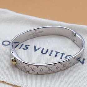 【国内発送/直営店】ギフトに最適★Louis Vuitton カフ ナノグラム ブレスレッド 3色  （2個） photo review